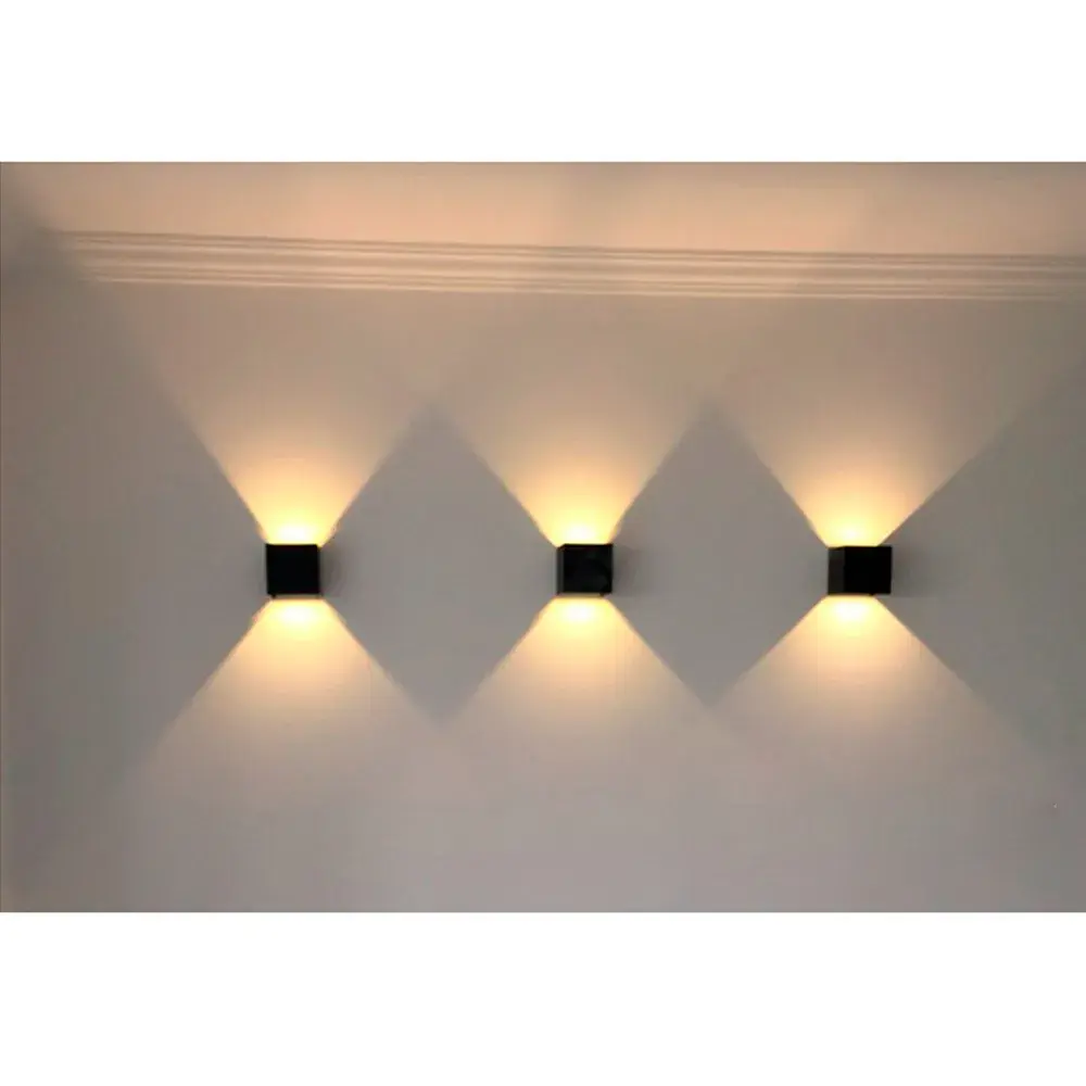arandela_de_led_regulavel_preta_1607_5_fba0ad32632bd19e1879350236ee4405.webp